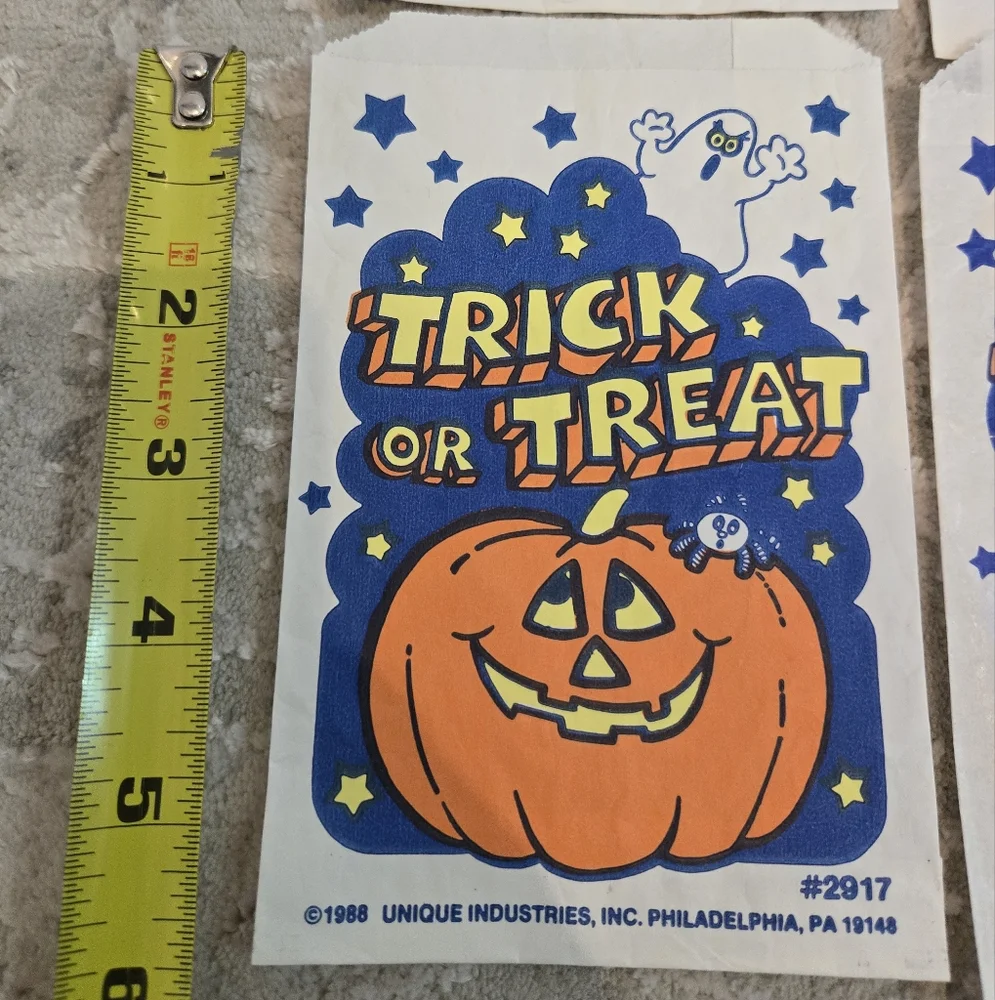 9 Vintage 1988 Halloween Trick or Treat Paper Bags Blue and Orange